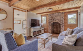 The Cottage Keeper - Meredith Lodging